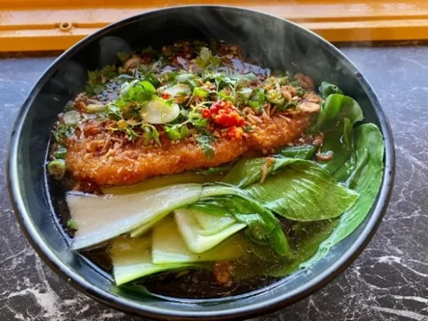 Katsu chicken, spring onion, coriander, bean sprout, bok choy, rice noodles, pho broth